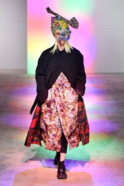 Look 19